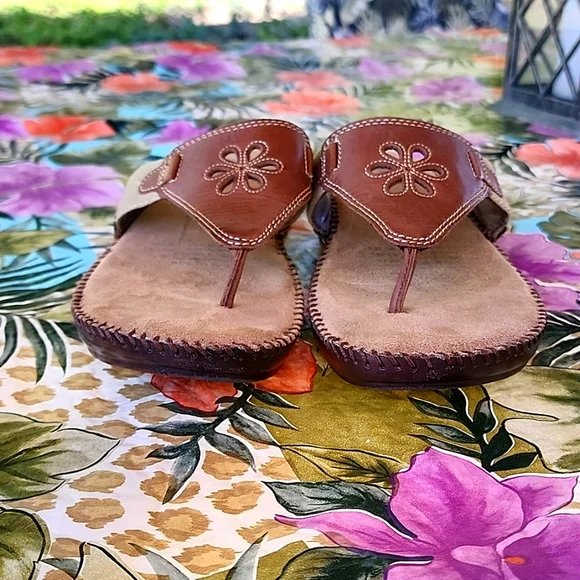 Summer Soft Tan Suede Flip-flops - Picture 6 of 8